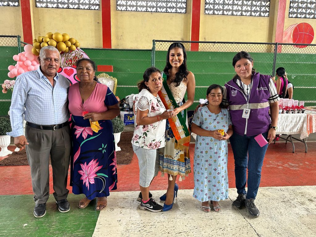 Naranjito honró a las madres en el Coliseo Abraham Bedrán Sadka