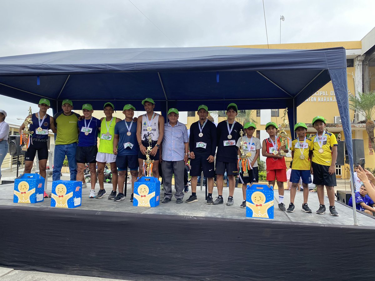 Carrera 5K en Naranjito reunió a corredores en diversas categorías