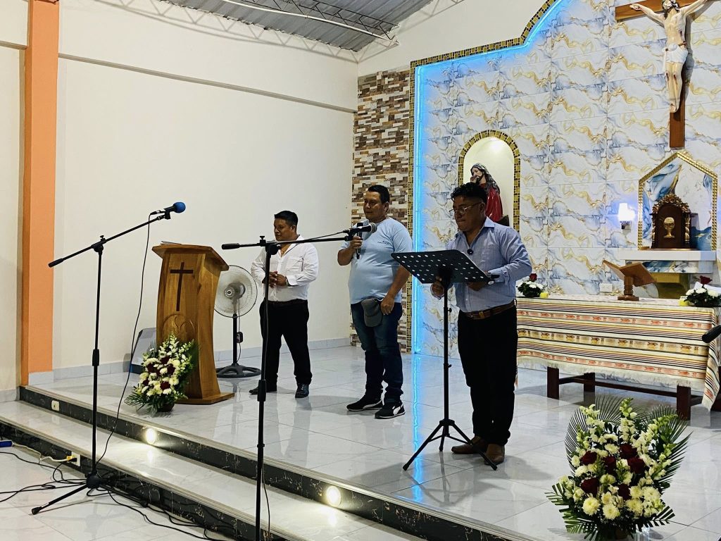 Suárez asistió a la ceremonia indígena Cristo Rey en Naranjito