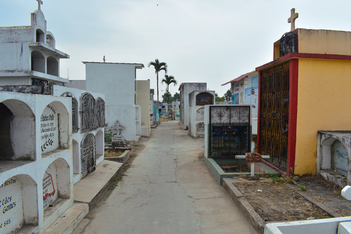 Equipo de limpieza inicia campaña en Cementerio General de Naranjito