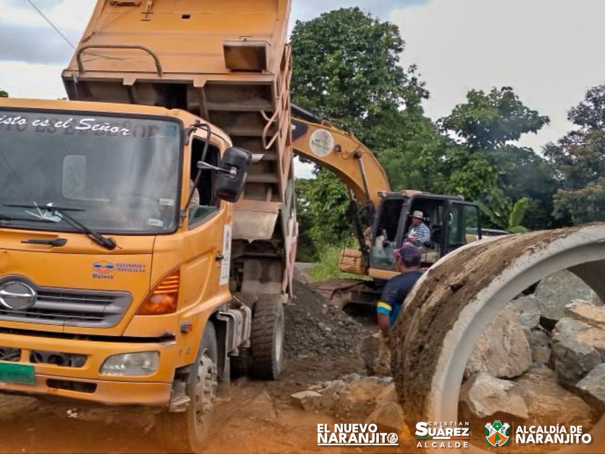 Prefectura del Guayas dona tubos para reparar drenajes en El Rosario, Naranjito