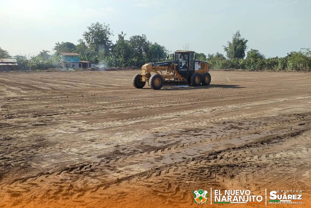 Mejoran cancha deportiva en el Recinto Primavera de Naranjito