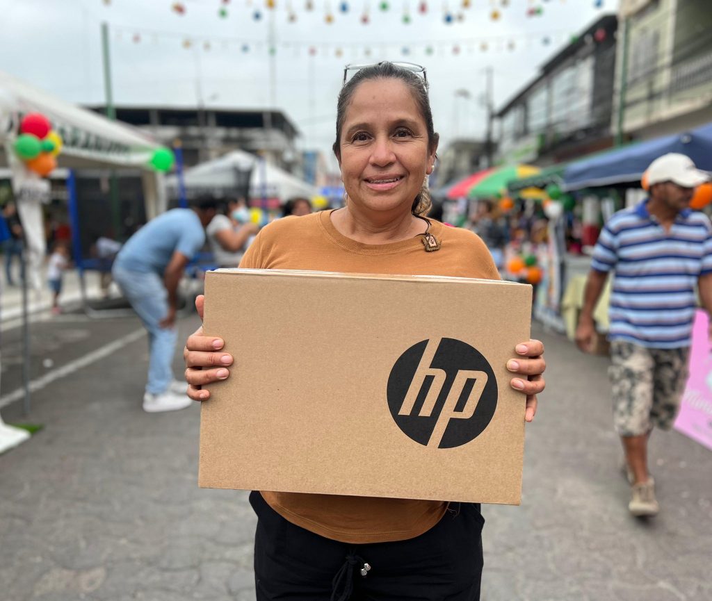 Feria Impulsarte en Naranjito premia emprendimiento local con sorteos y visibilidad