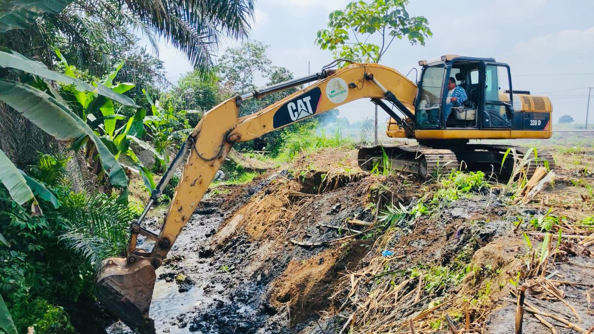Desazolve del canal en Assad Bucaram evita inundaciones en Naranjito