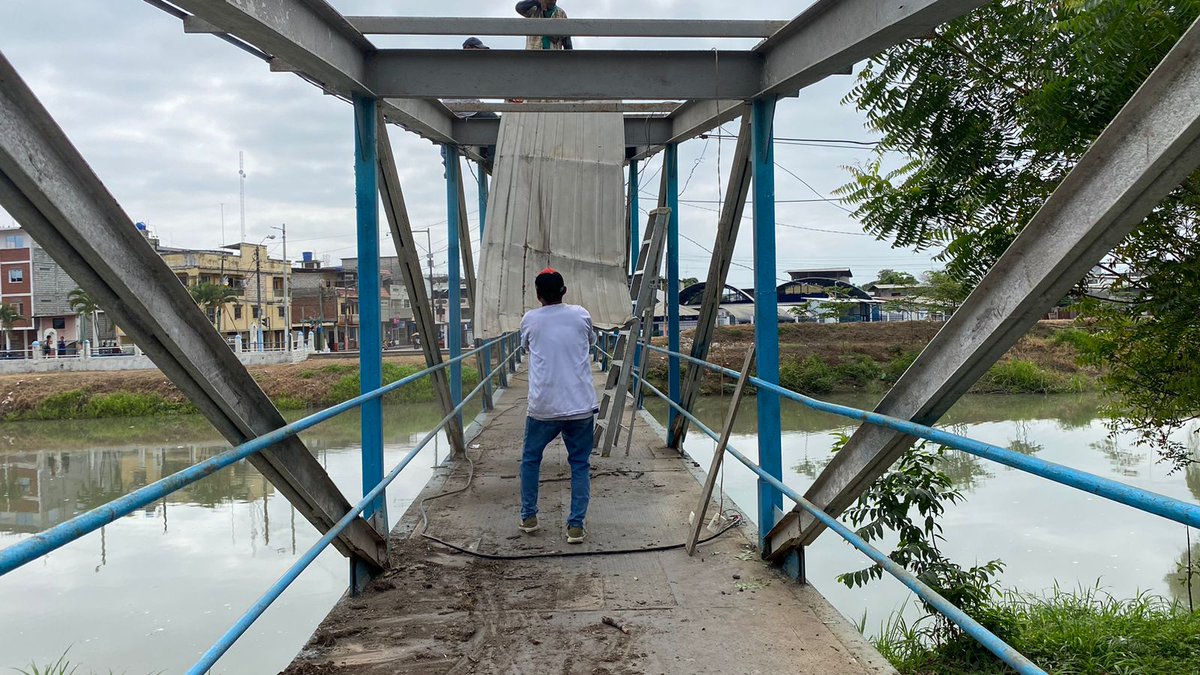 Técnicos del GAD San Jacinto inician mantenimiento en Puente Rojo