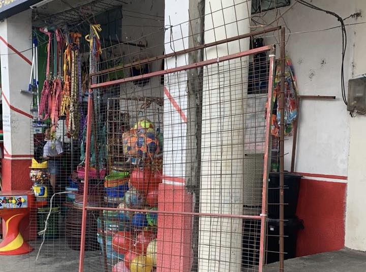 Alcaldía de Naranjito libera aceras tras operativo contra vendedores informales