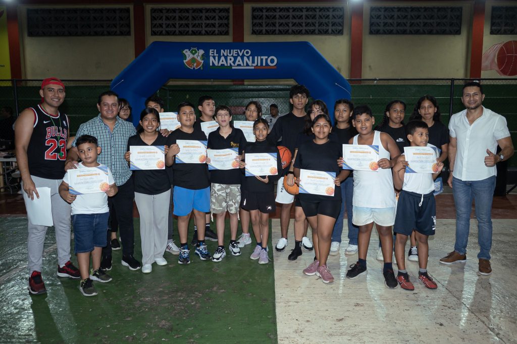 Clausuraron cursos vacacionales en Naranjito con 525 jóvenes