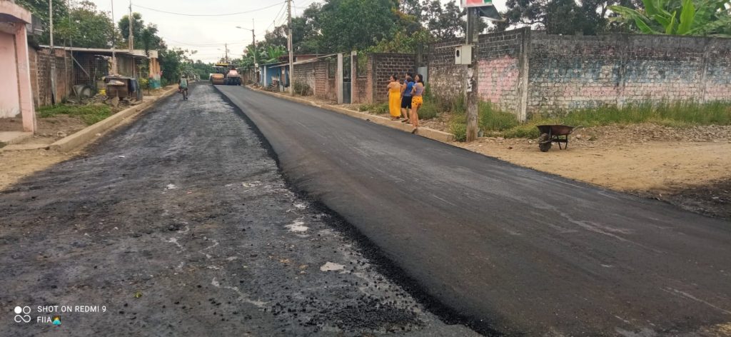 Asfalto nuevo en Naranjito cierra 2022 con obras en tres ciudadelas
